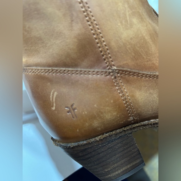 Brand new Frye boots size 8 - Picture 2 of 7